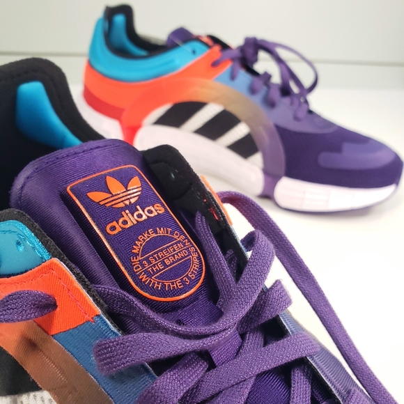 Sz 5 Youth Adidas Sonkei J FV2540 Kids Unisex Running Multicolor Sneakers shoes - Picture 2 of 11